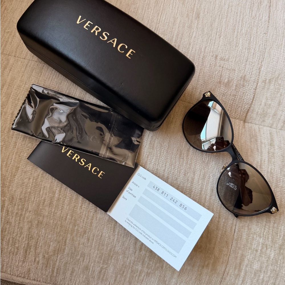 Versace Elegant Black Sunglasses